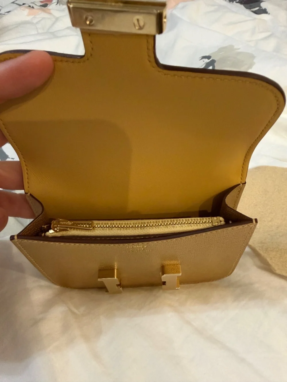 Hermès Constance Slim Wallet Dore Chevre Chamkilight Permabrass Hardware